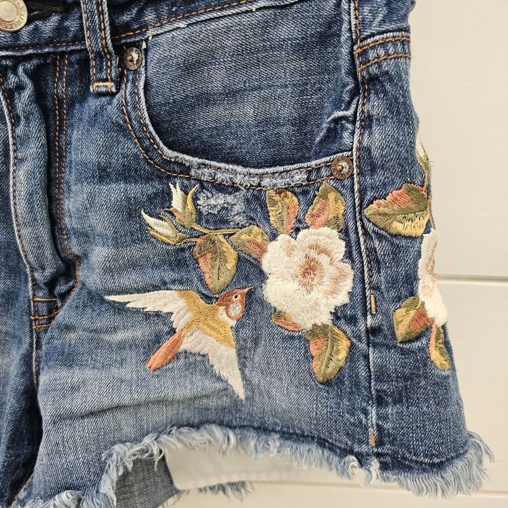 Vintage hi rise festival embroidered denim shorts sz 2 - Picture 3 of 7